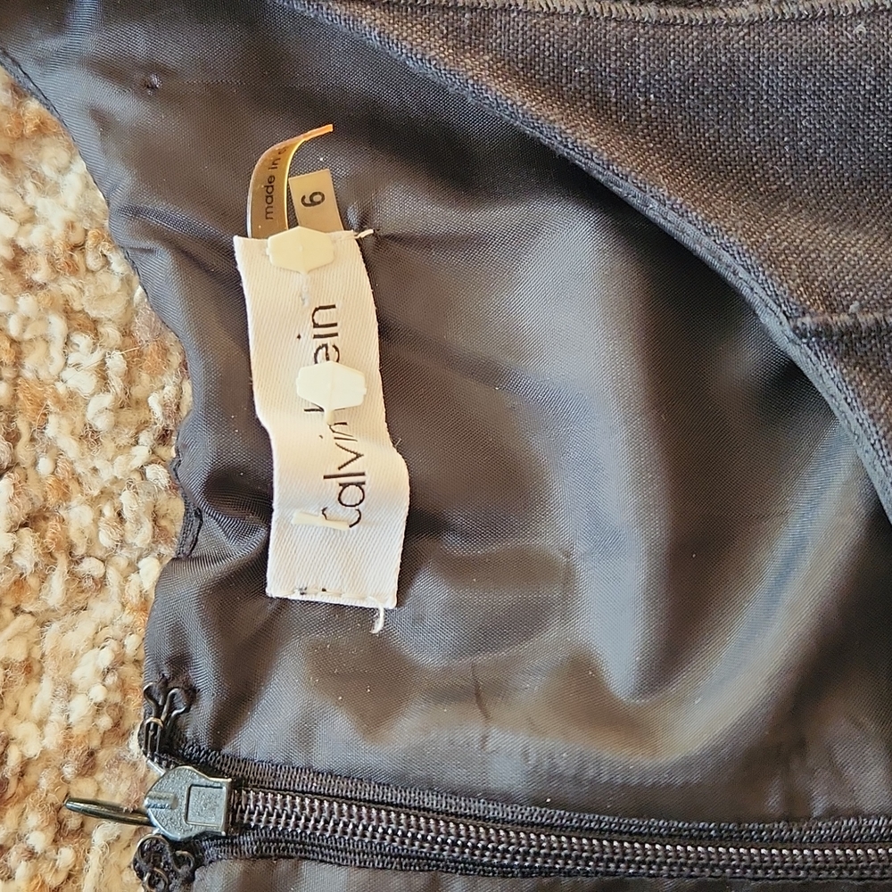 Calvin Klein - Picture 3 of 4